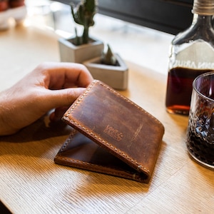 Regalo del día de San Valentín para él, billetera personalizada, billetera grabada, billetera para hombres, billetera personalizada, billetera de cuero, regalo para papá, regalo de novio para hombres