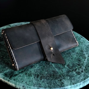 Monedero de cuero para mujer, billetera de cuero desgastada minimalista, billetera personalizada, funda de chequera, bolso de pulsera Castaño ID: TEXAS003
