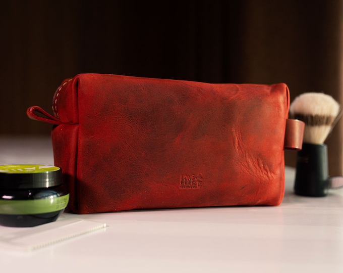 Valentines Day Gift for Him Personalized Leather Dopp Kit Customized Groomsmen Gift Toiletry Bag Monogrammed Mens Toiletry Bag Gift for Him