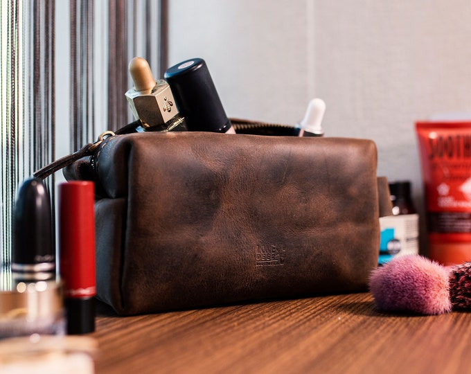 Personalized Leather Toiletry Bag, Engraving Men's Travel Dopp Kit, Best Gift for Groomsmen, Husband, Father, Birthday