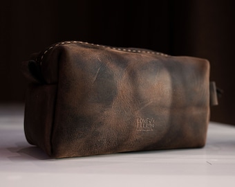 Personalized Groomsmen Gift Dopp Kit Bag Customized Leather Toiletry Bag Monogram Mens Toiletry Bag Leather Custom Gift for Guys Men Wedding