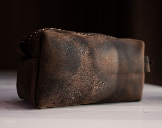 Personalized Groomsmen Gift Dopp Kit Bag Customized Leather Toiletry Bag Monogram Mens Toiletry Bag Leather Custom Gift for Guys Men Wedding