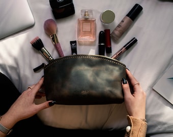 Trousse de maquillage en cuir, trousse de maquillage de demoiselle d'honneur personnalisée, idées cadeaux de demoiselle d'honneur, organisateur de maquillage, trousse de maquillage en cuir, trousse de maquillage pour femme