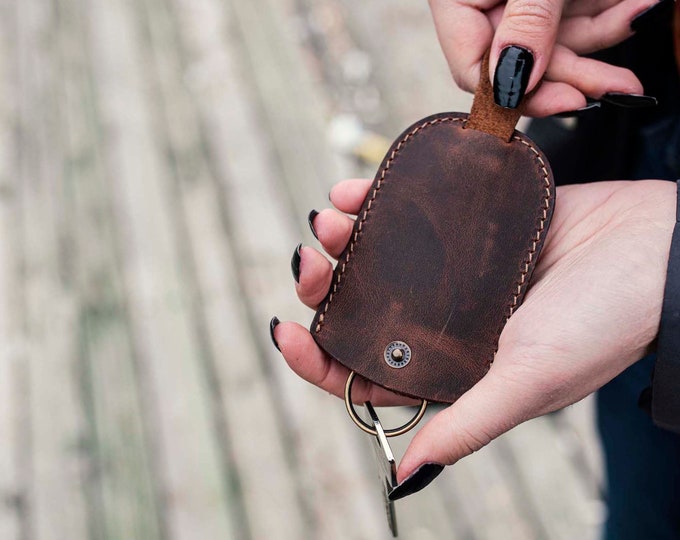 Custom Leather Keychain, Personalized Leather Keychain, Leather Engraved, Personalized Gift for Groomsmen, Christmas Gift for Sweetheart