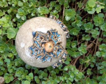 Ceramic ball with blue attached flowers, frost-proof 9 cm rose ball