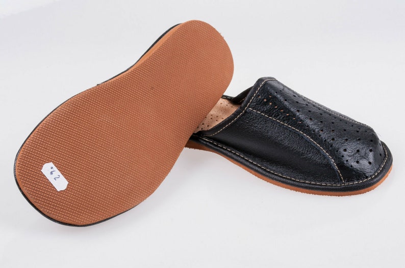 mens leather slippers size 10