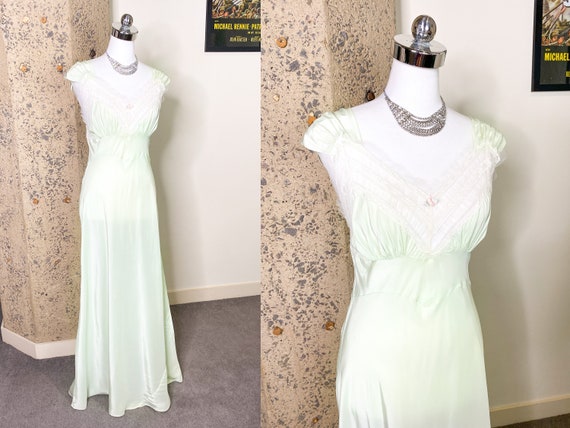 Vintage 1940s Rayon Nightgown | Medium Large | Vin