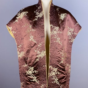 Vintage 1950er Jahre Hand bestickte Stola | OSFM | 60er 1950er Jahre handgefertigter Reversible chinesischer Seidenbrokat-Umhang von Hongkong & Shanghai Lace Co