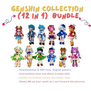 Puede incluir: Una colección de 12 figuras amigurumi de crochet de personajes de Genshin Impact. Las figuras están todas de pie y están hechas en una variedad de colores. El texto "GENSHIN COLLECTION (12 IN 1) BUNDLE" está en la parte superior de la imagen.