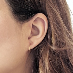 1 pair of gold-plated delicate thin creoles very filigree ladies jewelry gift classy minimalist surgical steel 12 mm minimalist simple