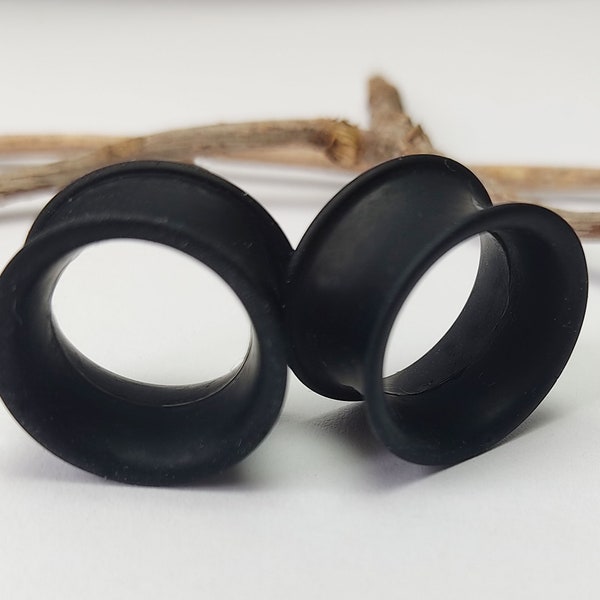 1 Paar Matte Silikon Flesh Tunnel Silicone Ear Plug Ohr Piercing double flared 6 - 16 mm schwarz Länge 10 mm Herren