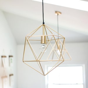 Gold Pendant Light Minimal Chandelier Lighting Geometric Polyhedron Ceiling Light Metal Cage Globe Vintage Industrial Modern Lamp