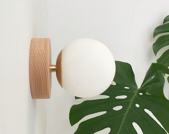 Lampada da parete minimale in ottone con applique a globo, luce in vetro, Boho Vanity Lighting