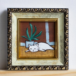 Gato blanco - Miniatura vibrante al óleo / Alféizar de ventana dorado / Jarrón con plantas / Miniatura pintada a mano de 5 x 5 cm