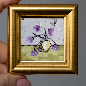 Tulipas roxas em vaso amarelo Miniatura / Flor mini Pintura a óleo / Pintado à mão 2x2 polegadas