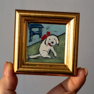Cachorro blanco con lazo rojo en miniatura / Pintura al óleo en miniatura pintada a mano de 2 x 2 pulgadas