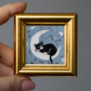 Gato de la siesta lunar en miniatura / Sueños perfectos / Gato durmiendo / Mini pintura al óleo pintada a mano de 2 x 2 pulgadas