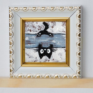 Miniatura Purrr-fectly Upside Down / Aguanta, gatito / Minicuadrado de 2 x 2 pulgadas, pintura al óleo / Pintado a mano