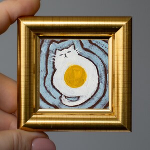 Mini peinture à l'huile Feel Sunny / Chat blanc endormi / Oeuf / Miniature peinte à la main de 5 x 5 cm