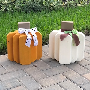 Handmade Wooden Pumpkins: Painted Fall Decor