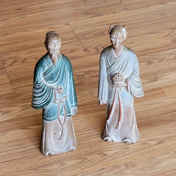 ヴィンテージの手彫り木製中国アジア人青年置物 高さ13.75インチ 