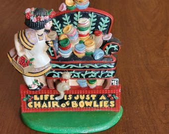 Vtg Mary Engelbreit Door Stop Chair Of Bowlies Cast Iron Midwest Cannon Falls