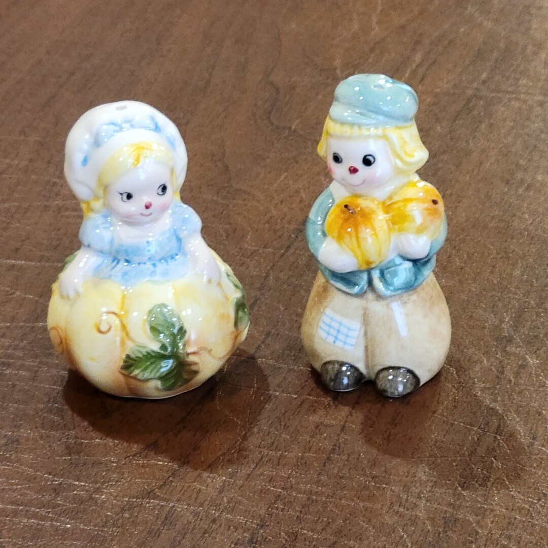 Vintage Dutch Boy and Girl Farmers Salt and Pepper Shakers - Etsy
