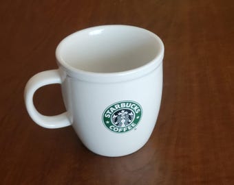 Taza de café gigante Starbucks de 473 ml (16 oz) de 2007, color blanco, abadía, verde, sirena, logotipo.