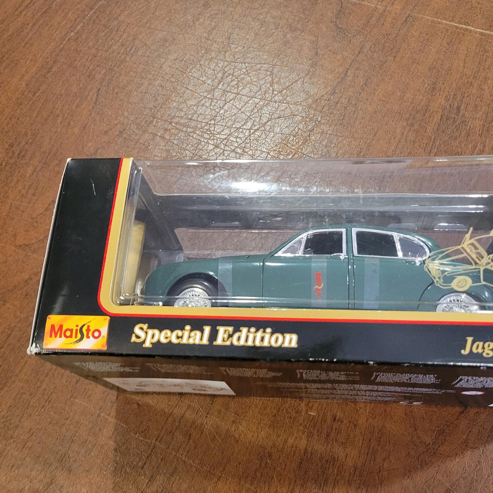 Vintage 1959 Jaguar Mark II (1:18) Dark Green Diecast, Maisto