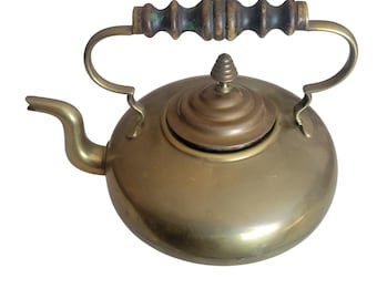 Teiera/bollitore per toddy in ottone antico, epoca vittoriana, con 4 piedini, fine 1800.