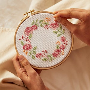 Dutch Stitch Brothers - Counted Cross Stitch Kit - 4 Pink Rose - Aida - 14 Count - With 4 wooden hoop - For Beginners- DSB030 : Buy Online at Best Price in KSA - Souq is now