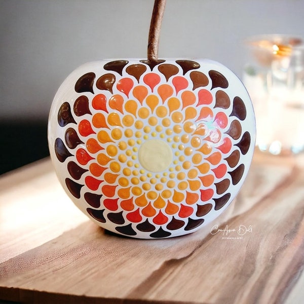 Pomme blanche brillante mandala jaune/orange et marron, pomme décorative, pomme en porcelaine, décoration d'intérieur, mandala décoration