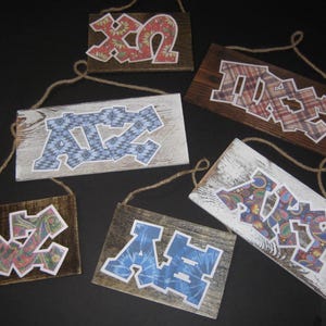 Puerta de pared Colgador de madera gamma psi nu chi alfa zeta xi beta mu omega phi omicron sigma epsilon delta upsilon pi kappa lambda theta rho tau