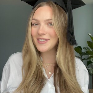 GradCapBand Deluxe Shaper Insert Secures Your Graduation Cap. Don't Change Your Hair. Upgrade Your Cap image 4