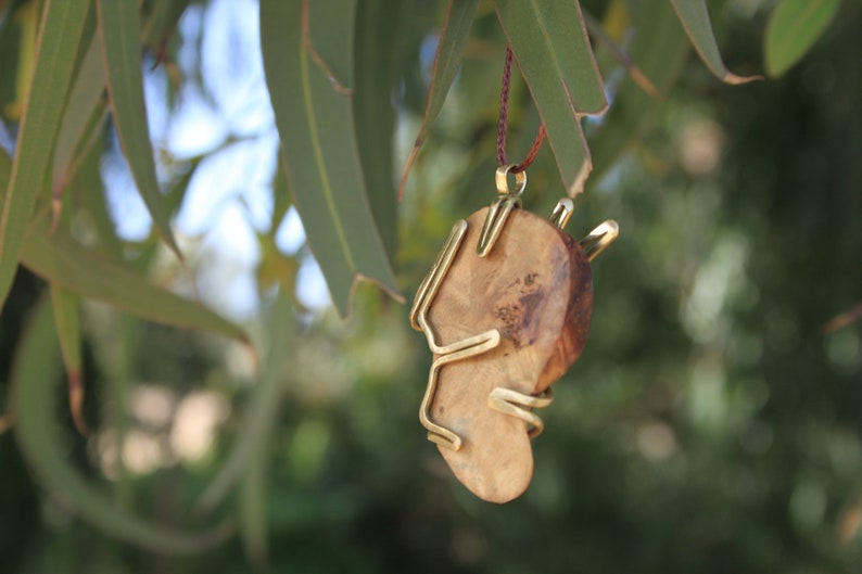 Original et unique Pendentif perle d/' EUCALYPTUS Healing wood.