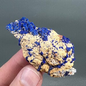 Incroyable azurite sur matrice, cristal naturel, pierre précieuse de malachite, minéral lazurite, minéral bleu, collection, de Touissit Maroc. NA2468