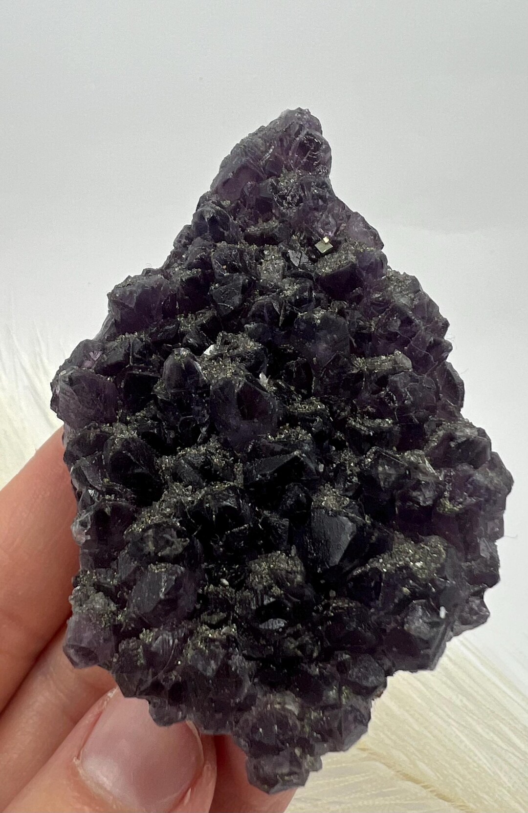 ブルガリア、ハスコヴォ、チャラ鉱山産の美しいアメジストファントムと