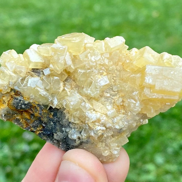 Top Quality Golden Barite from Dimov dol mine, Rudozem, Bulgaria, Natural Crystal, Baryte mineral, Yellow Barite, gemstone, collection N8171