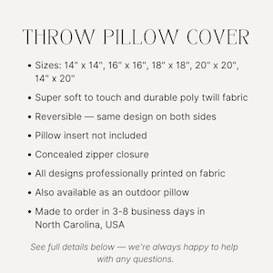 Peut inclure: Une fiche d'information pour housse de coussin indiquant les tailles 36x36, 41x41, 46x46, 51x51 et 36x51 cm. Caract&eacute;ristiques : tissu serg&eacute; polyester doux, r&eacute;versible, fermeture &eacute;clair dissimul&eacute;e et impression professionnelle. Coussin non inclus.