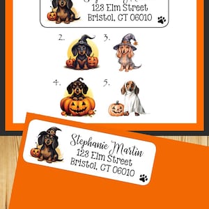 Pode incluir: Etiquetas de endereço com tema de Halloween com ilustrações de dachshunds usando chapéus de bruxa e abóboras. As etiquetas incluem o nome "Stephanie Martin" e o endereço "123 Elm Street, Bristol, CT 06010".