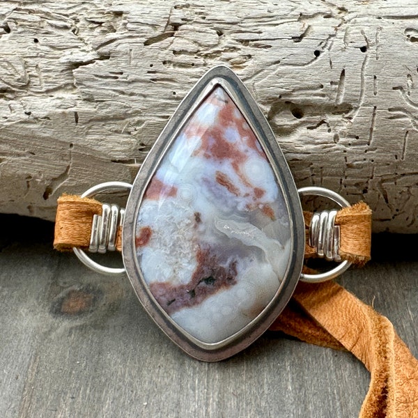 23-195 / Leather Bracelet with La Ermita Plume Agate in a Silver Setting / Natural Stone and Silver Bracelet / Ghosts of Red Rock Bracelet