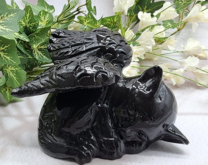 Black Obsidian Winged Angel Cat Statue: Pet Memorial Gift