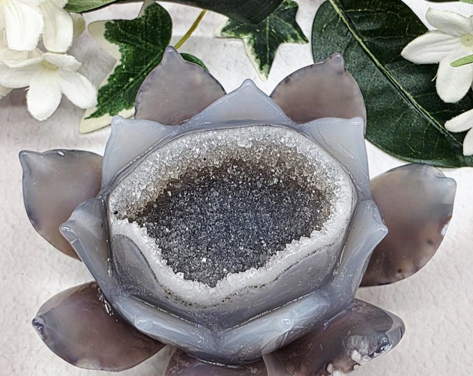Druzy Agate Hand Carved Lotus, Crystal Lotus Flower Carving, Spiritual Decor, Meditation Stone, Healing Crystal Gift, Enlightenment Symbol
