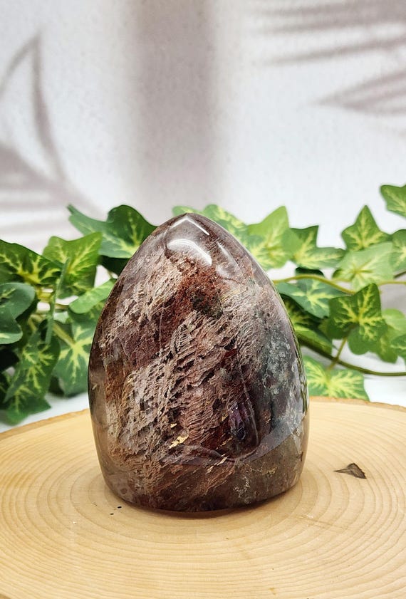 Garden Quartz Thousand Layers Freeform with Striking Red Hues, Immerse Yourself in the Enchanting World of Garden Quartz Thousand Layers