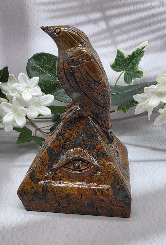 Hand-Carved Mountain Jasper Raven Pyramid: Gothic Spiritual Decor