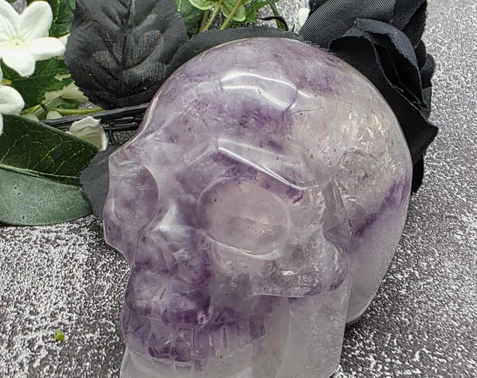 Hand-Carved Amethyst Agate Skull: Gothic Altar Decor, Reiki Healing