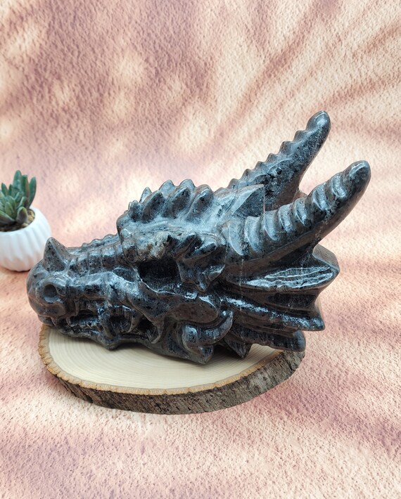 XL Yooperlite Horned Dragon Skull, UV Reactive Gemstone Carving, Grounding, Protection, Bravery, Good Fortune, Crystal Energy Transformation