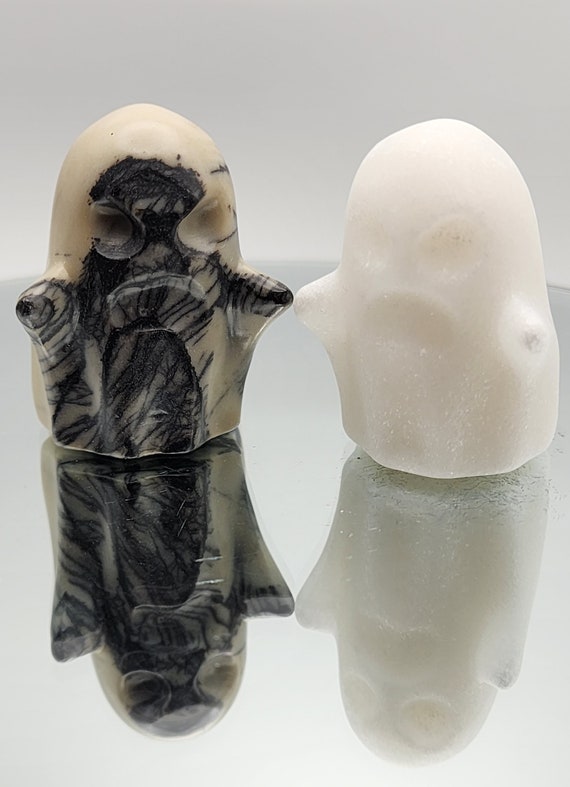 White Jade And Black Network Stone Ghost Set, Hand Carved Gemstones, Halloween Ghost Decorations, Gemstone Decor