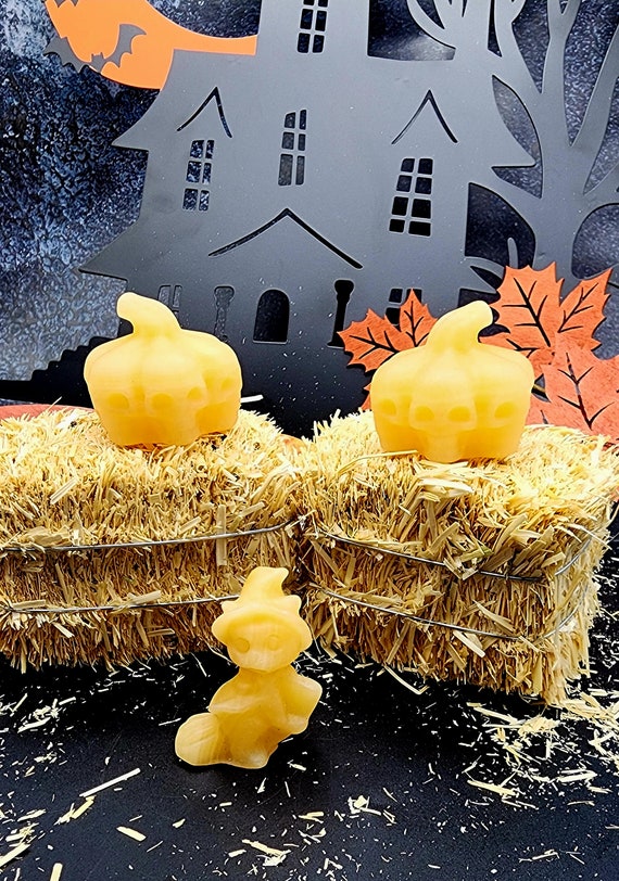 Halloween Calcite Decor Gemstone Set Enchanting Calcite Halloween Set Includes 2 Skull Jack-O'-Lanterns, 1 Witch Cat, Crystal Energy