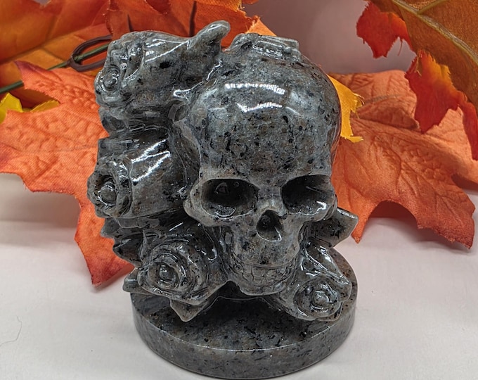 Yooperlite Rose Skull Carving, UV Reactive Gothic Crystal, Halloween Decor